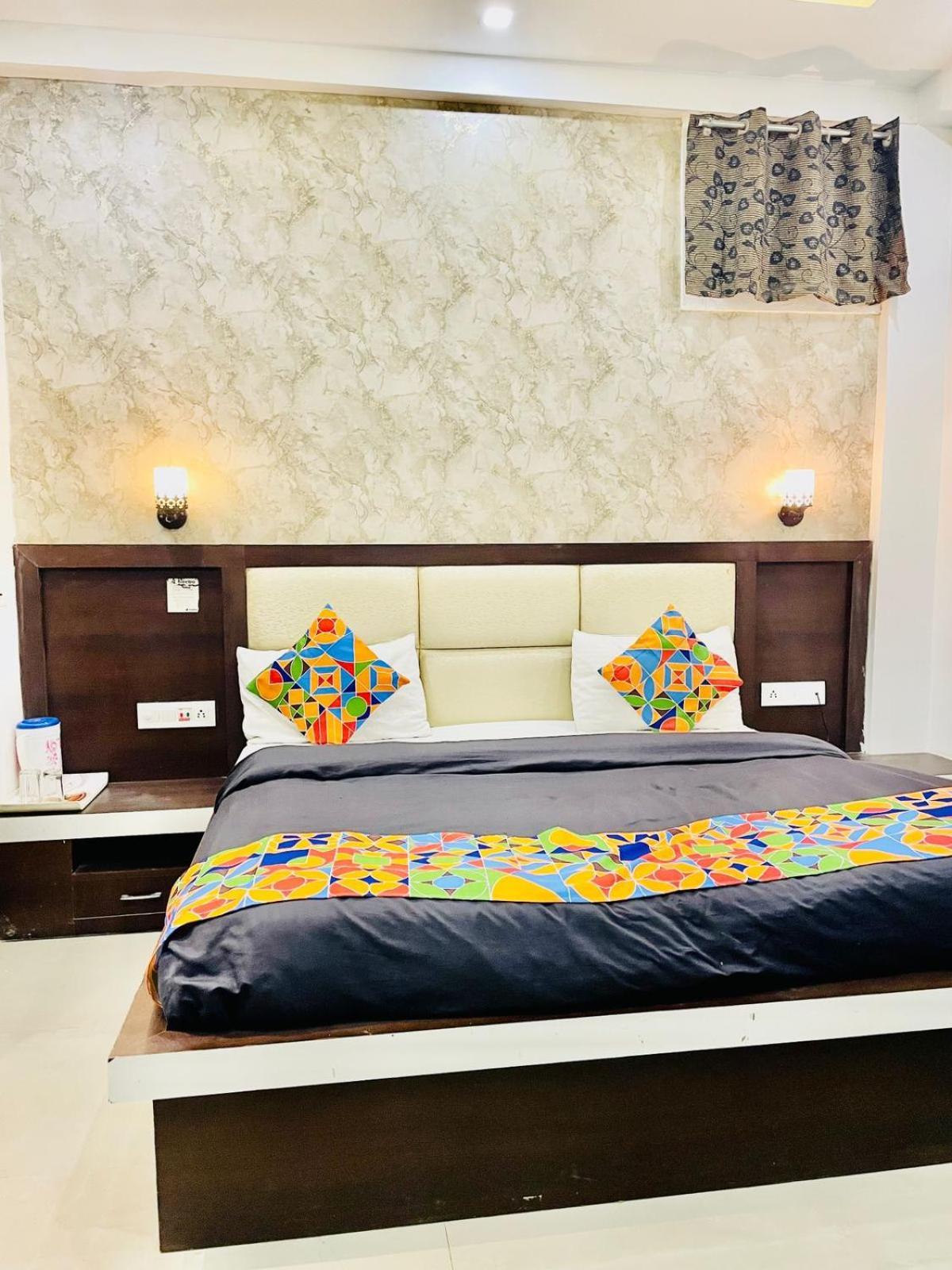 Hotel Olivia Star Taj Tājganj Extérieur photo